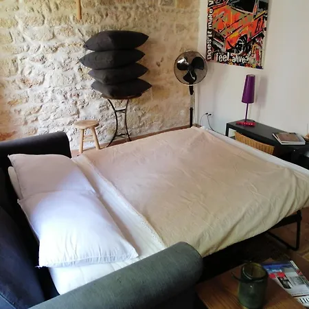 Au Sein D'un Mas En Camargue 보베르