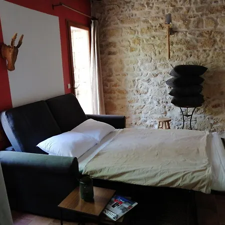 Au Sein D'un Mas En Camargue بيت للعطل